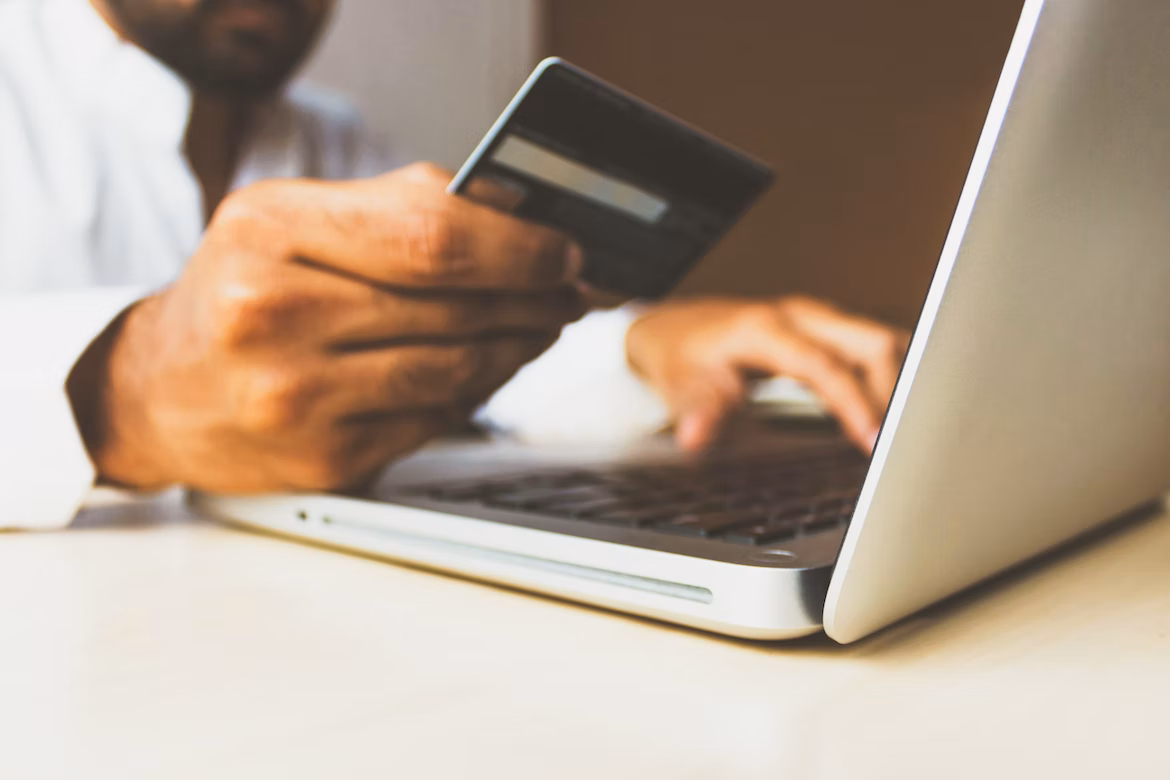 ماذا تعرف عن التجارة الإلكترونية ؟